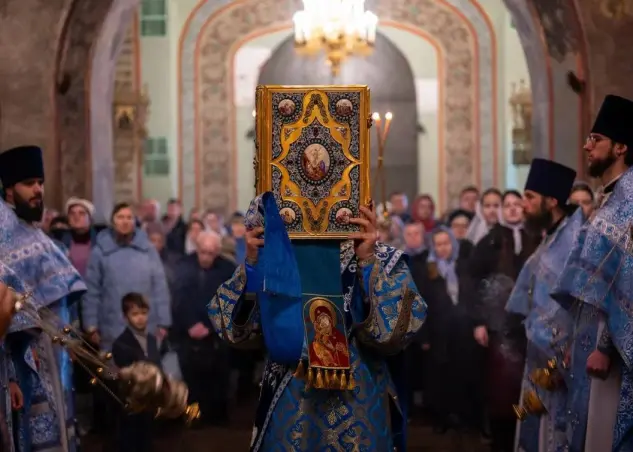 Архиерейская Литургия в день праздника Введения во Храм Пресвятой Богородицы